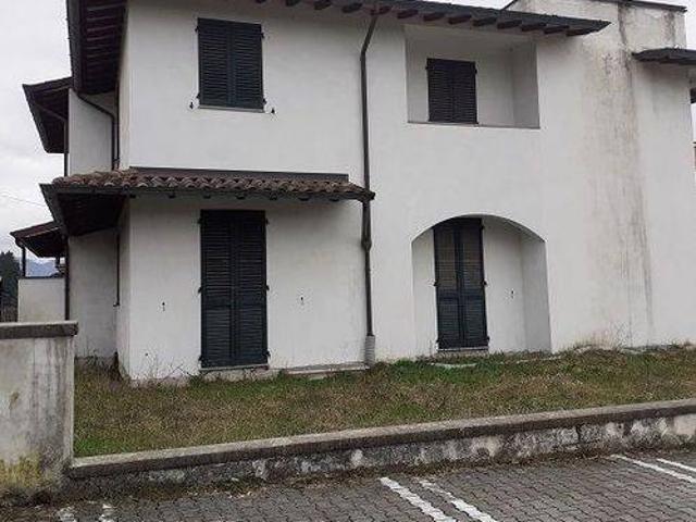 Villa Indipendente in vendita a Diversi, Barga