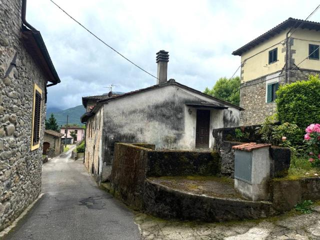 Villa Indipendente in vendita a Unione dei comuni Media Valle del Serchio, Barga