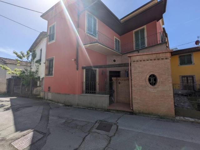 Villa Indipendente in vendita a Unione dei comuni Media Valle del Serchio, Barga