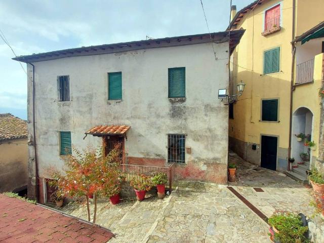 Villa Indipendente in vendita a Unione dei comuni Media Valle del Serchio, Barga