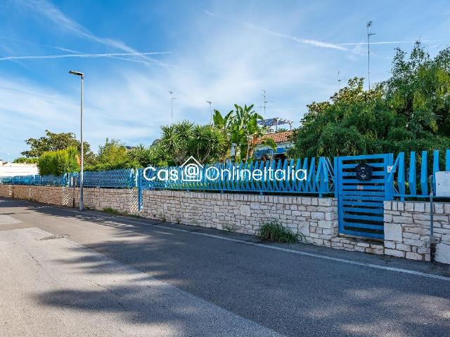 Villa Indipendente in vendita a Municipio 5, Puglia