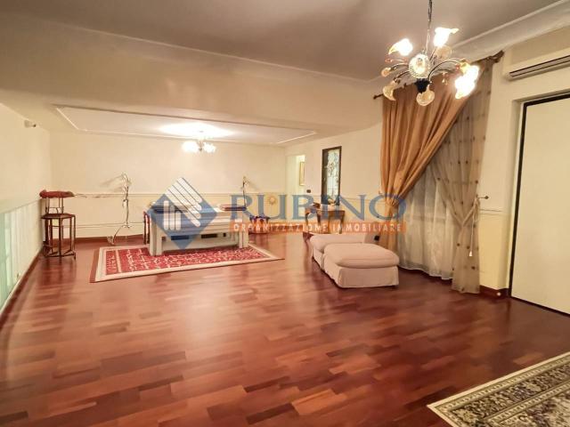 Villa Indipendente in vendita a Municipio 4, Puglia