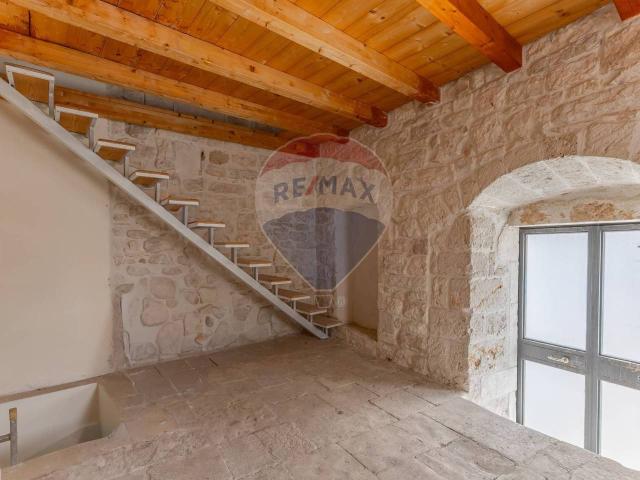 Villa Indipendente in vendita a Municipio 4, Puglia