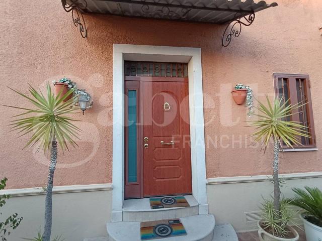 Villa Indipendente in vendita a Municipio 3, Puglia