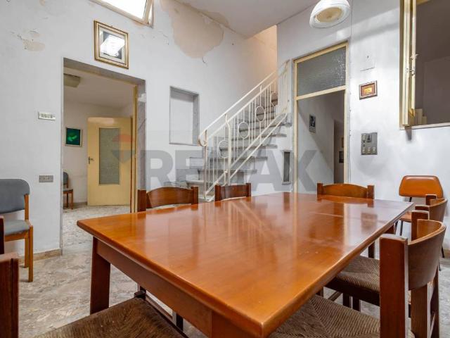 Villa Indipendente in vendita a Municipio 4, Puglia