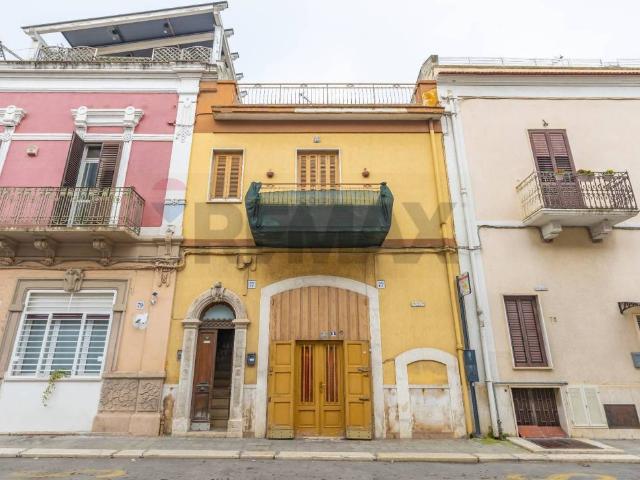 Villa Indipendente in vendita a Municipio 4, Puglia