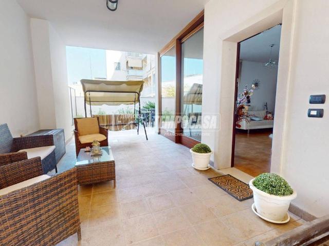 Villa Indipendente in vendita a Municipio 4, Puglia
