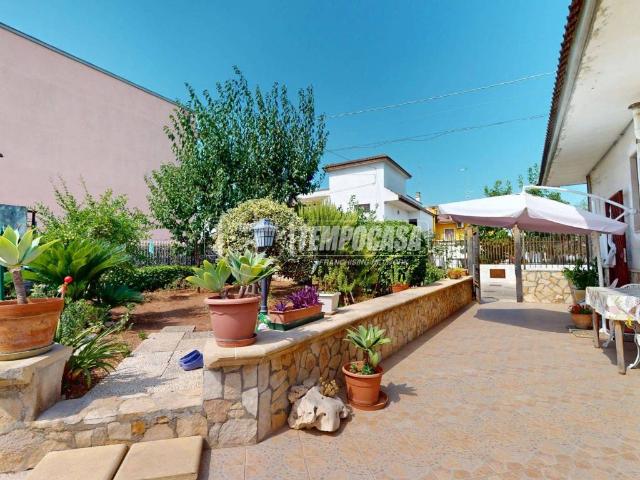 Villa Indipendente in vendita a Carbonara di Bari, Puglia