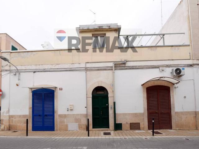 Villa Indipendente in vendita a Municipio 5, Puglia