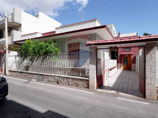 Villa Indipendente in vendita a Carbonara di Bari, Puglia