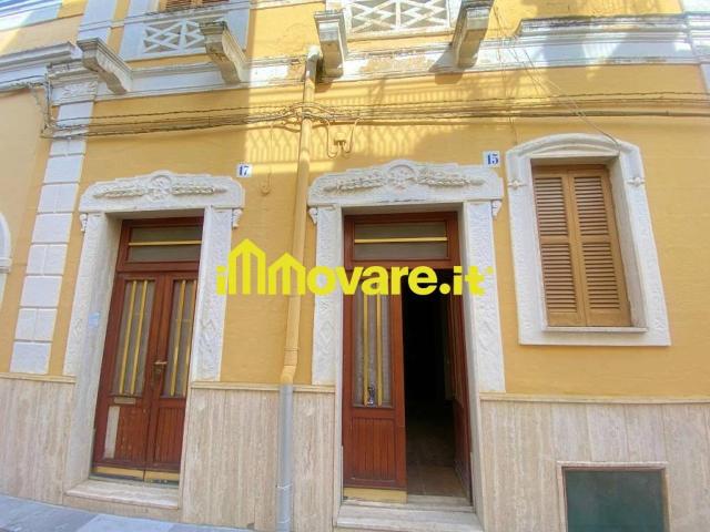 Villa Indipendente in vendita a Municipio 4, Puglia