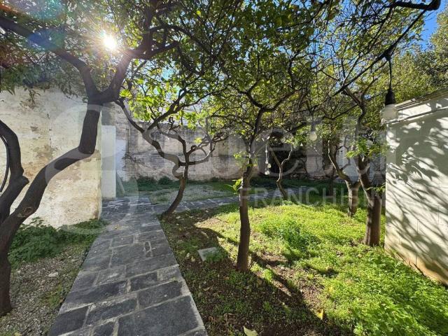 Villa Indipendente in vendita a Municipio 5, Puglia