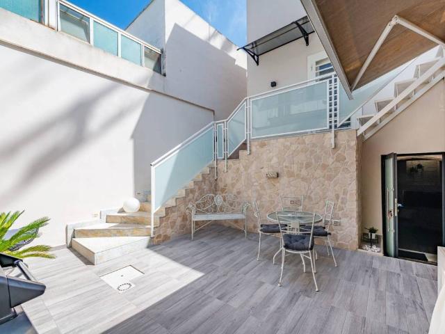 Villa Indipendente in vendita a Carbonara di Bari, Puglia