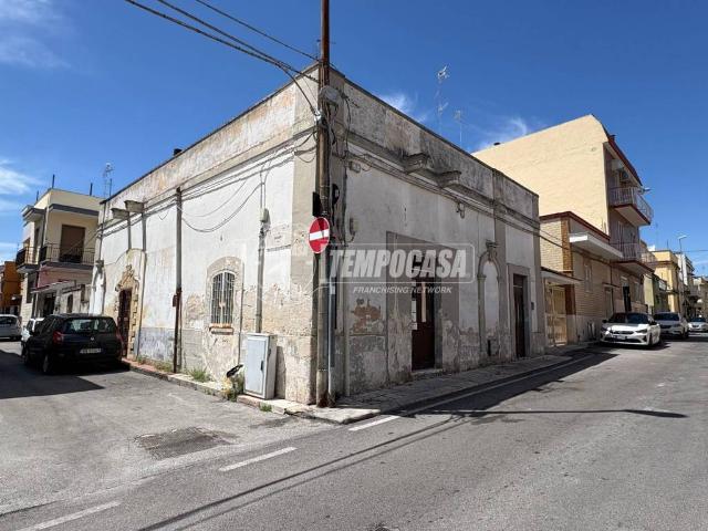 Villa Indipendente in vendita a Municipio 4, Puglia