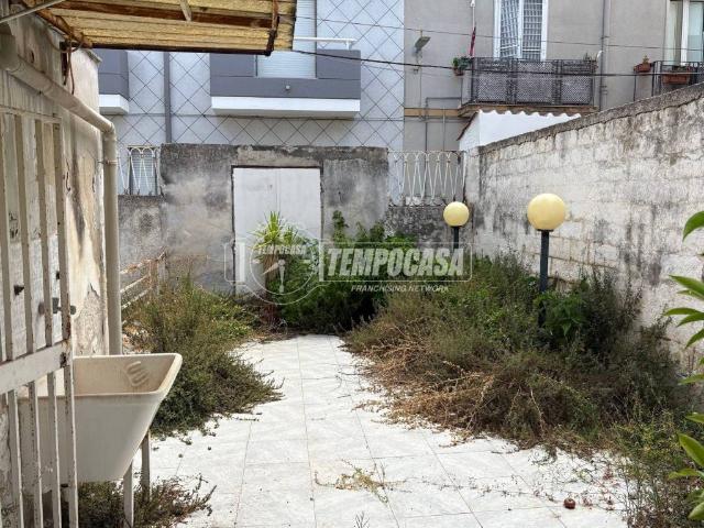 Villa Indipendente in vendita a Municipio 4, Puglia