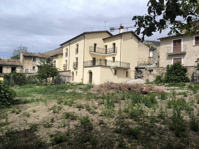 Villa Indipendente in vendita a Barisciano, L'Aquila