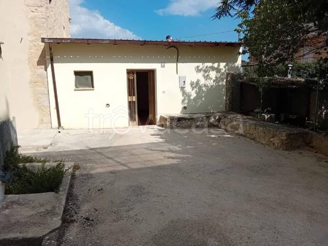 Villa Indipendente in vendita a Barisciano, Abruzzo