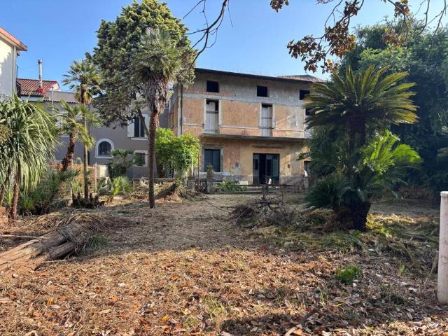 Villa Indipendente in vendita a Casal Barone, Baronissi