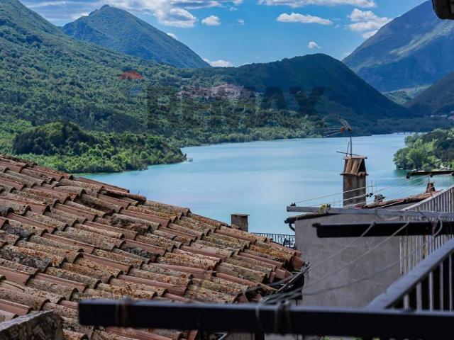 Villa Indipendente in vendita a Barrea, Abruzzo