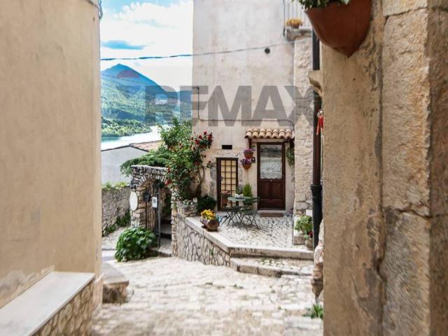 Villa Indipendente in vendita a Barrea, Abruzzo