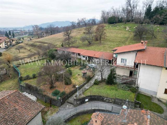 Villa Indipendente in vendita a Barzana, Lombardia