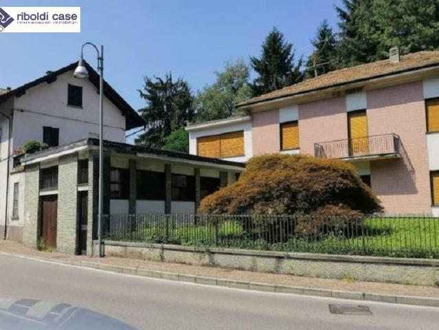 Villa Indipendente in vendita a Dagò, Barzanò