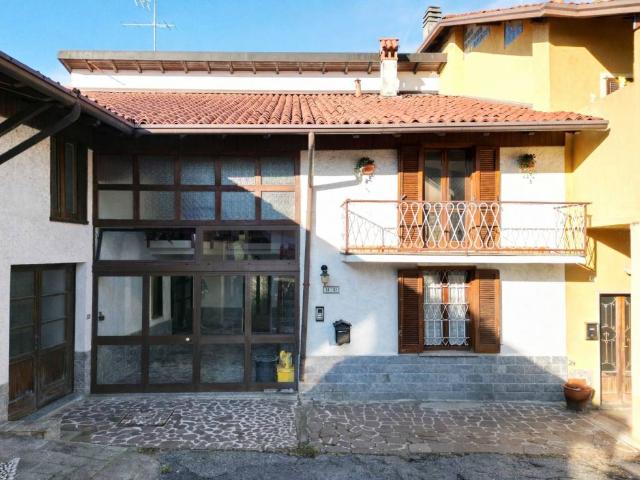 Villa Indipendente in vendita a Dagò, Barzanò