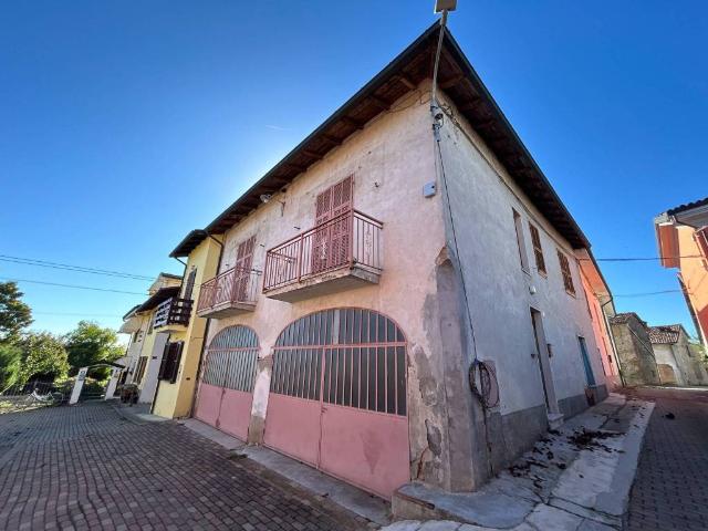 Villa Indipendente in vendita a Basaluzzo, Alessandria