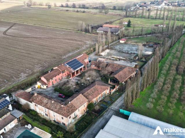 Villa Indipendente in vendita a Bascapè, Lombardia