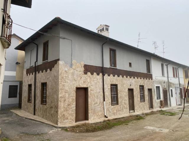 Villa Indipendente in vendita a Bascapè, Lombardia