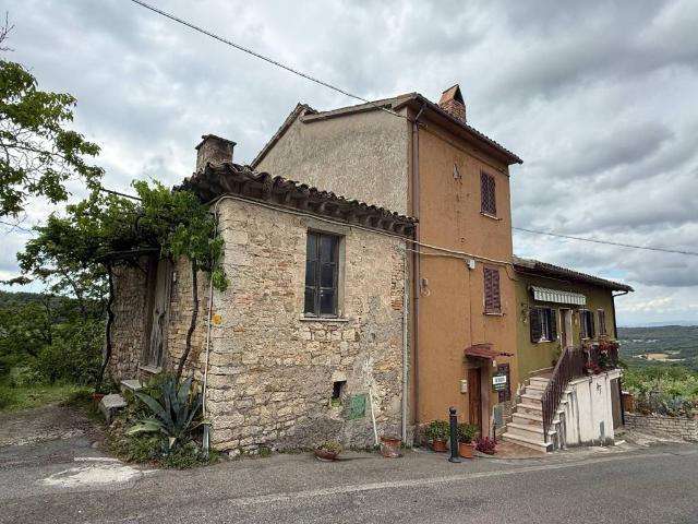 Villa Indipendente in vendita a Collelungo, Baschi
