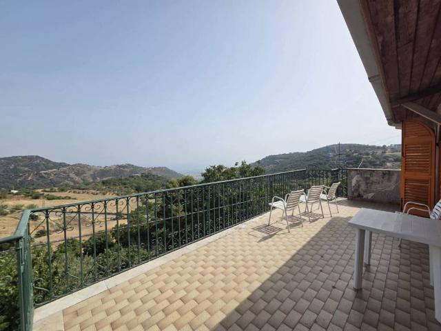 Villa Indipendente in vendita a Basicò, Sicilia