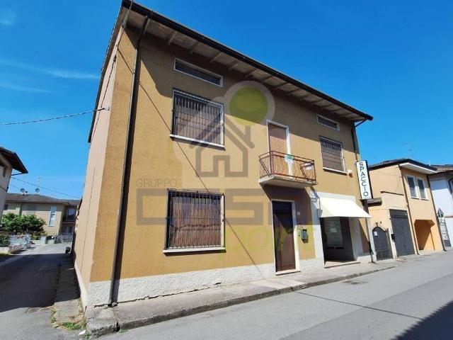 Villa Indipendente in vendita a Bassano Bresciano, Lombardia