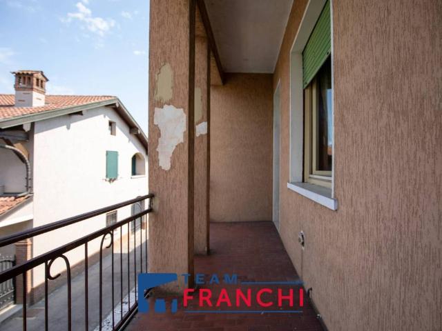 Villa Indipendente in vendita a Bassano Bresciano, Lombardia