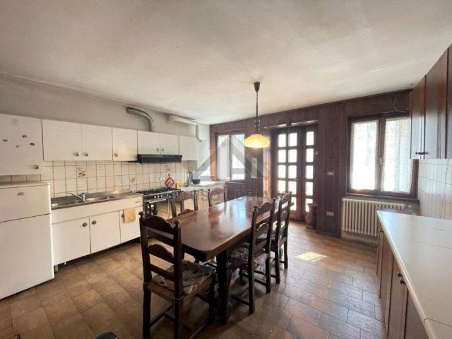 Villa Indipendente in vendita a Bassano Del Grappa, Veneto