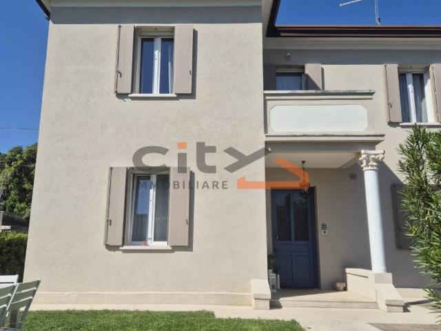 Villa Indipendente in vendita a Pilastroni, Bassano Del Grappa