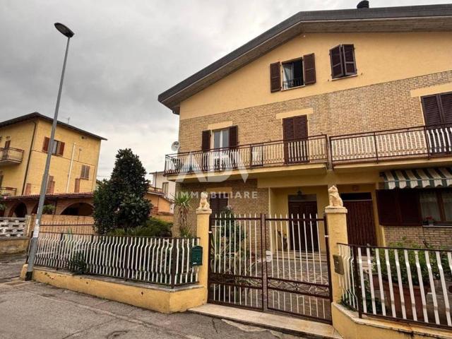 Villa Indipendente in vendita a Santa Lucia, Bastia Umbra