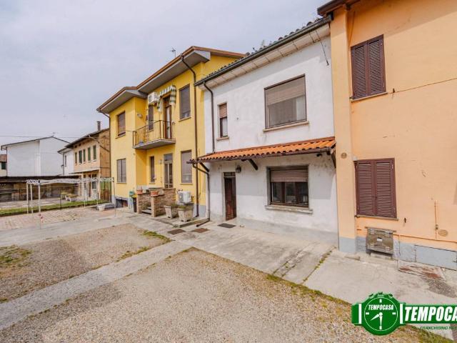Villa Indipendente in vendita a Bastida Pancarana, Lombardia