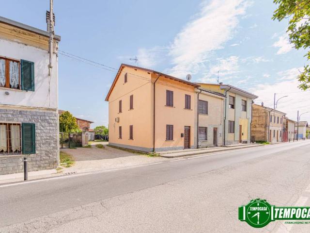 Villa Indipendente in vendita a Bastida Pancarana, Lombardia