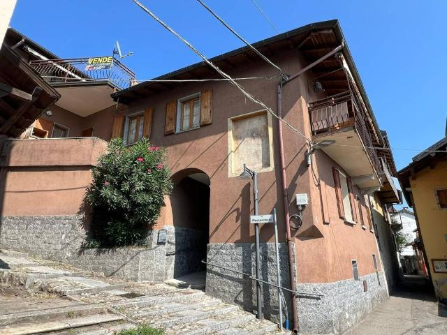 Villa Indipendente in vendita a Roncaccio, Piemonte