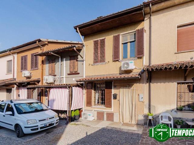 Villa Indipendente in vendita a Belgioioso, Pavia