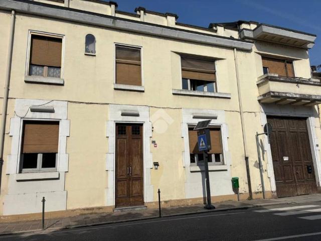 Villa Indipendente in vendita a Belgioioso, Lombardia