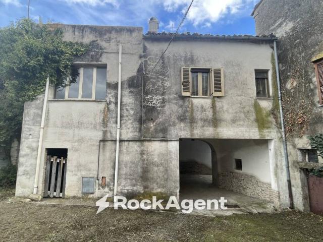 Villa Indipendente in vendita a Bellante, Abruzzo