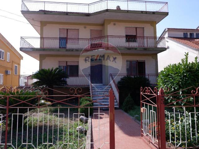Villa Indipendente in vendita a Bellona, Campania