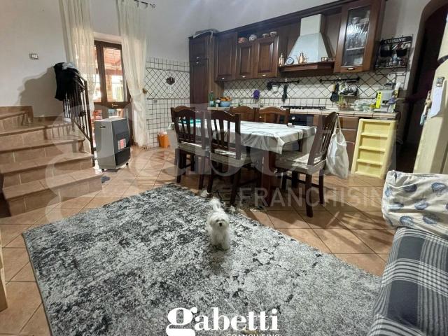 Villa Indipendente in vendita a Bellona, Campania