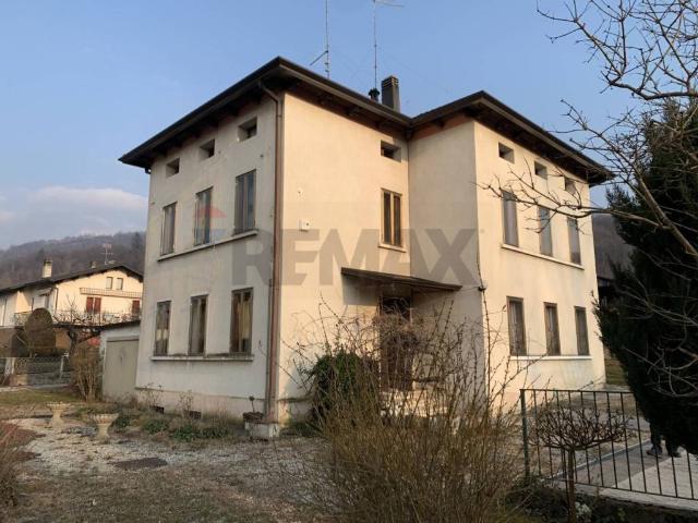 Villa Indipendente in vendita a Sagrogna, Zoldo Alto