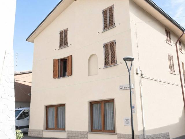 Villa Indipendente in vendita a Camuzzago, Bellusco