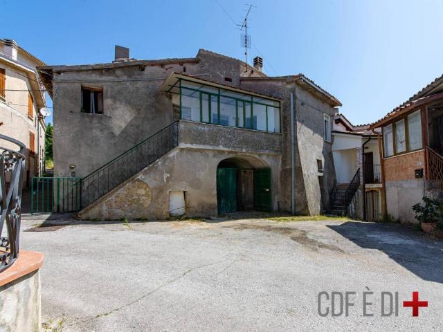 Villa Indipendente in vendita a Belmonte In Sabina, Lazio