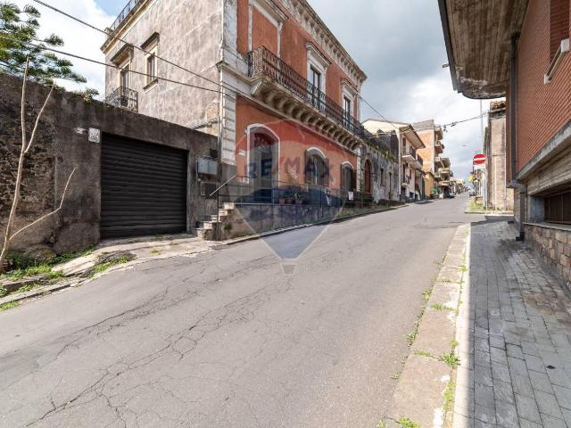 Villa Indipendente in vendita a Belpasso, Sicilia
