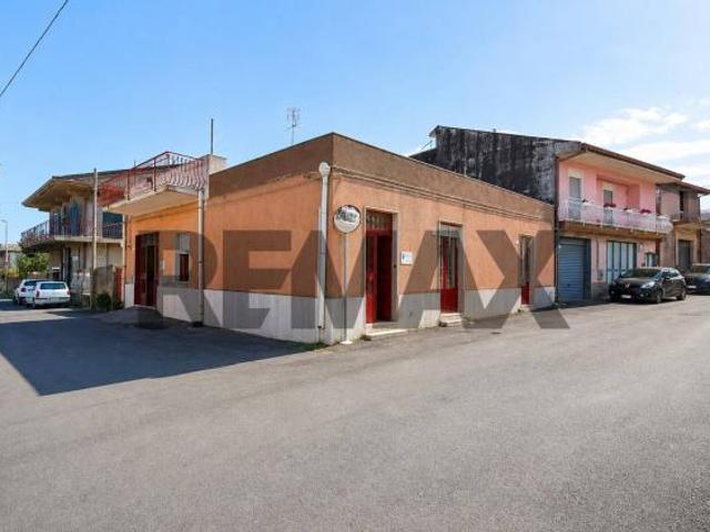 Villa Indipendente in vendita a Belpasso, Sicilia